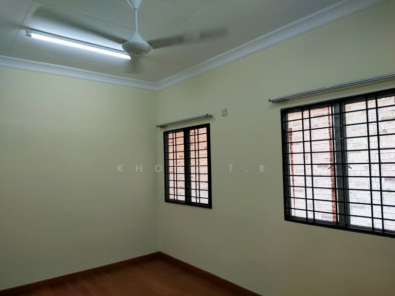 Rumah Teres 2 Tingkat untuk Dijual di Taman Perindustrian Sime Uep (Subang Jaya) - Khong T.K - Bedroom - PropertyGuru.com.my