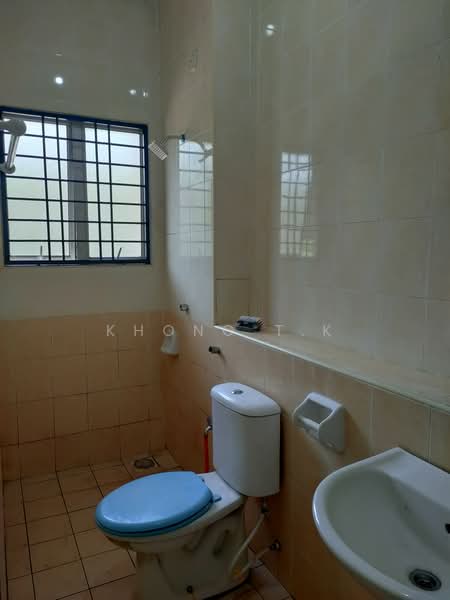Rumah Teres 2 Tingkat untuk Dijual di Taman Perindustrian Sime Uep (Subang Jaya) - Khong T.K - Bathroom - PropertyGuru.com.my