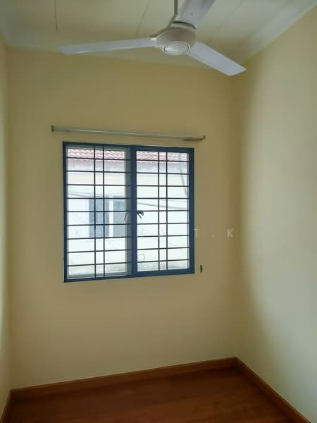 Rumah Teres 2 Tingkat untuk Dijual di Taman Perindustrian Sime Uep (Subang Jaya) - Khong T.K - Bedroom - PropertyGuru.com.my