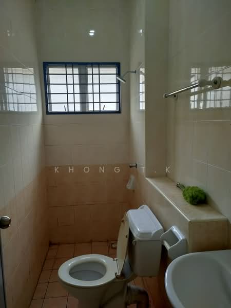 Rumah Teres 2 Tingkat untuk Dijual di Taman Perindustrian Sime Uep (Subang Jaya) - Khong T.K - Bathroom - PropertyGuru.com.my
