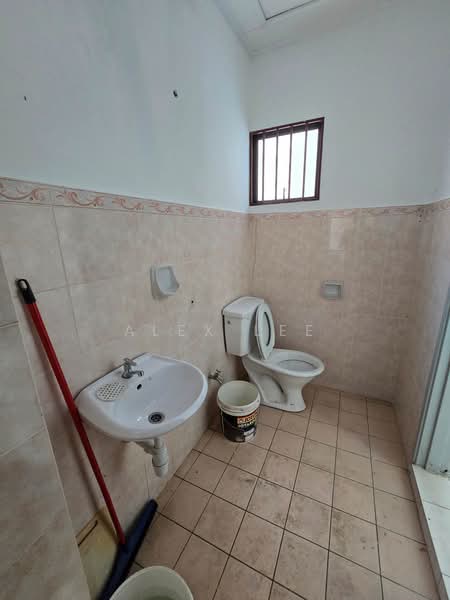 2-storey Terraced House for Sale in Bandar Puteri Klang (Klang) - Alex Lee - Bathroom - PropertyGuru.com.my