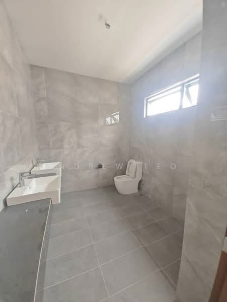Rumah Kluster untuk Dijual di Austin Crest (Johor Bahru) - Andrew Teo - Bathroom - PropertyGuru.com.my
