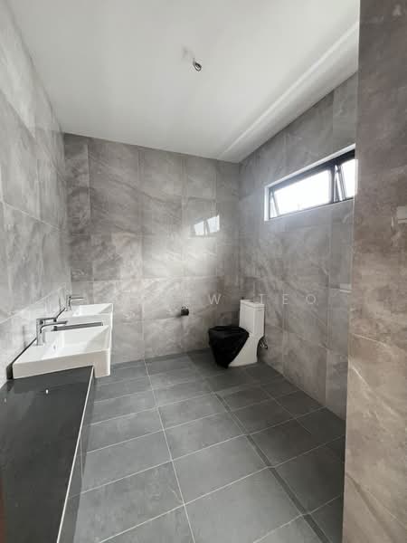 Rumah Kluster untuk Dijual di Austin Crest (Johor Bahru) - Andrew Teo - Bathroom - PropertyGuru.com.my