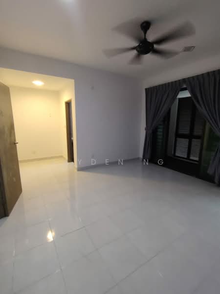 Rumah Teres 2 Tingkat untuk Dijual di Bandar Tiram (Ulu Tiram) - Jayden Ng - Living Room - PropertyGuru.com.my
