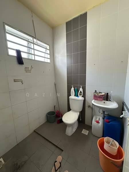 Cluster House for Sale in Bandar Lahat Mines (Lahat) - Qazin Khoo - Bathroom - PropertyGuru.com.my