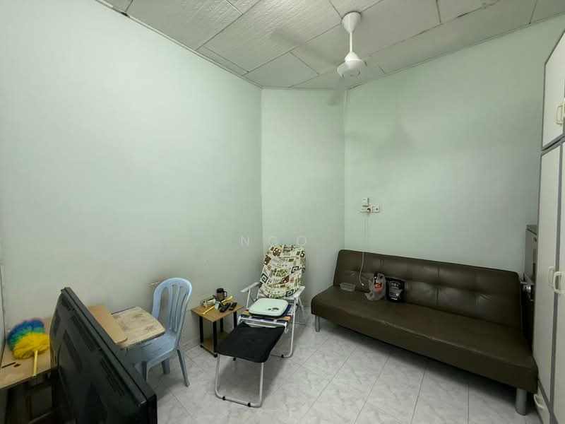 Rumah Teres 1 Tingkat untuk Dijual di Taman Maju (Batu Pahat) - NGO - Living Room - PropertyGuru.com.my