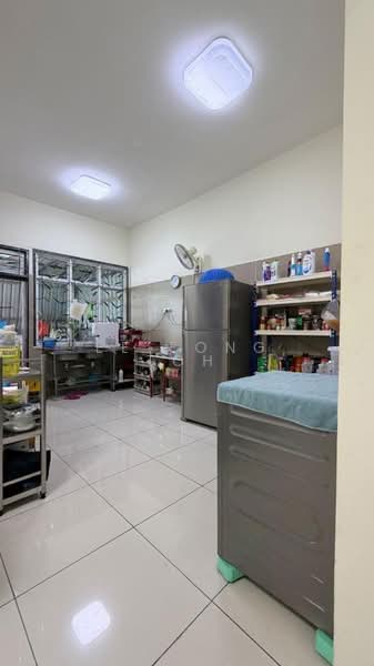Semi-Detached House for Sale in Taman Universiti (Skudai) - Ee Fong Toh - Kitchen - PropertyGuru.com.my