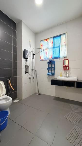 Semi-Detached House for Sale in Taman Universiti (Skudai) - Ee Fong Toh - PropertyGuru.com.my