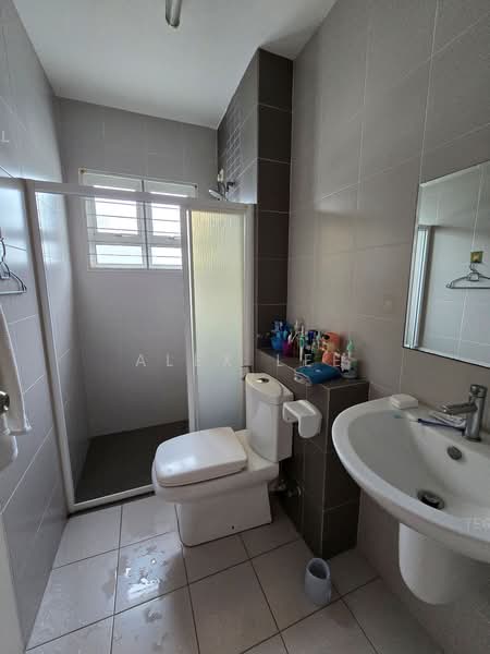 Rumah Berkembar untuk Dijual di Setia Damai (Setia Alam) - Alex Lee - Bathroom - PropertyGuru.com.my