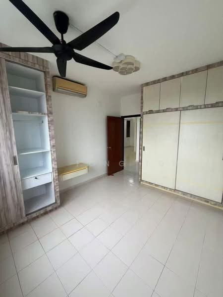 Pangsapuri untuk Dijual di Villa Krystal @ Bandar Selesa Jaya - Ee Fong Toh - Bedroom - PropertyGuru.com.my