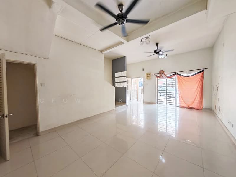 2-storey Terraced House for Sale in Puchong (Selangor) - Chow Kok Toong - Living Room - PropertyGuru.com.my