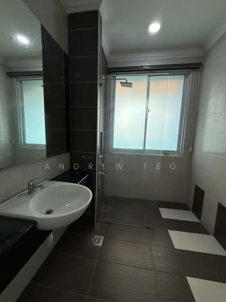 Rumah Kluster untuk Dijual di Taman Gaya (Ulu Tiram) - Andrew Teo - Bathroom - PropertyGuru.com.my