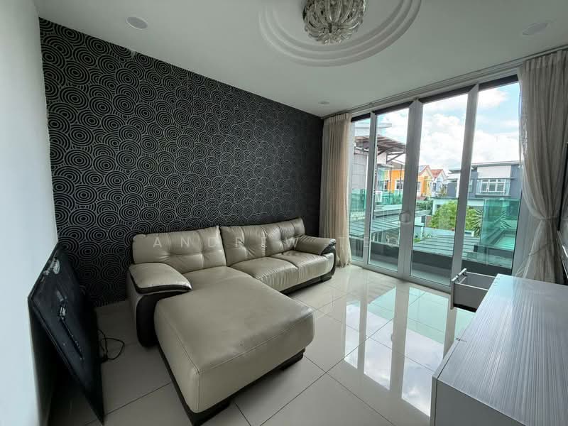 Rumah Kluster untuk Dijual di Taman Gaya (Ulu Tiram) - Andrew Teo - Living Room - PropertyGuru.com.my
