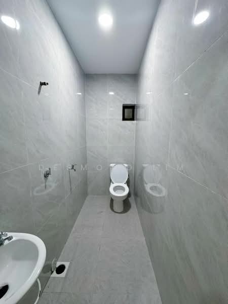 Rumah Teres 2 Tingkat untuk Dijual di Johor Bahru (Johor) - Desmond Lim - Bathroom - PropertyGuru.com.my
