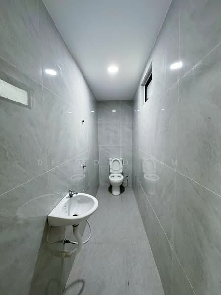 Rumah Teres 2 Tingkat untuk Dijual di Johor Bahru (Johor) - Desmond Lim - Bathroom - PropertyGuru.com.my