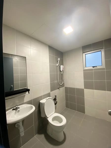 Pangsapuri untuk Disewa di Residensi Kesuma 1 - JX Chong - Bathroom - PropertyGuru.com.my