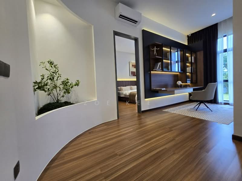 Rumah Teres 3 Tingkat untuk Dijual di Leisure Farm (Gelang Patah) - Zoe Kee - Study - PropertyGuru.com.my