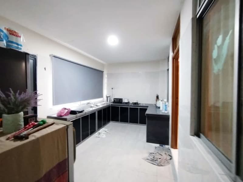 Rumah Teres 2.5 Tingkat untuk Dijual di Taman Perling (Perling) - Jeff Ang - Kitchen - PropertyGuru.com.my