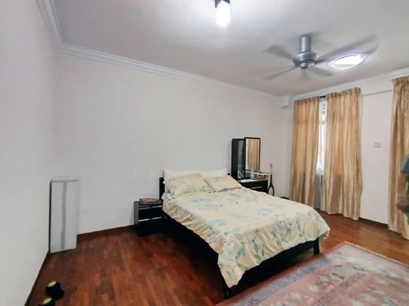 Rumah Teres 2.5 Tingkat untuk Dijual di Taman Perling (Perling) - Jeff Ang - Bedroom - PropertyGuru.com.my