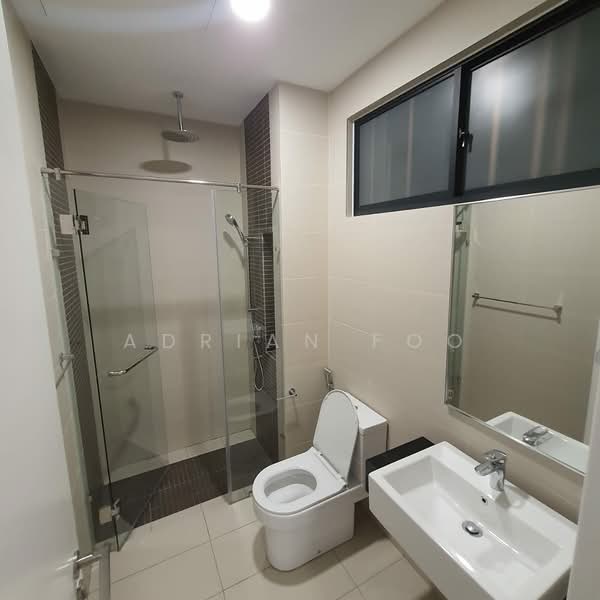 Servis Apartment untuk Disewa di The Sentral Suites - Adrian Foo - Bathroom - PropertyGuru.com.my
