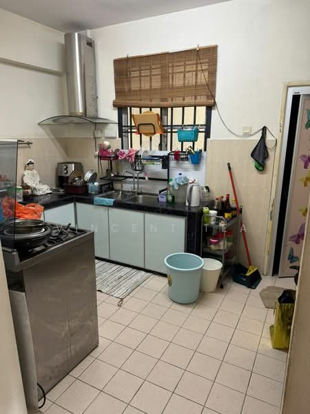 Pangsapuri untuk Disewa di Villa Bestari Apartment - Vincent Tea - Kitchen - PropertyGuru.com.my