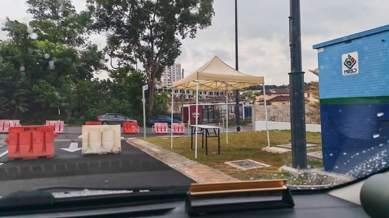 Rumah Berkembar untuk Dijual di Taman Bukit Serdang (Seri Kembangan) - Annie Chong - Exterior - PropertyGuru.com.my