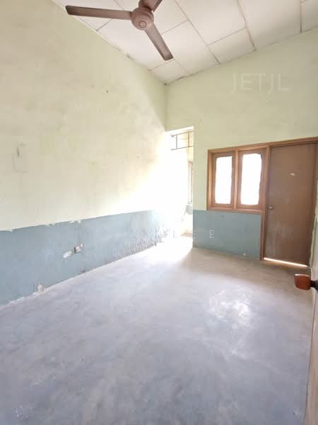 Shop / Office for Sale in Taman Kota Pendamar (Klang) - Tom Lee - PropertyGuru.com.my