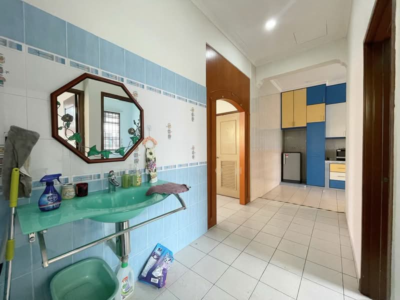 Rumah Berkembar untuk Dijual di Taman Pelangi Indah (Ulu Tiram) - KK Koh - Kitchen - PropertyGuru.com.my
