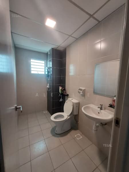 Pangsapuri untuk Dijual di Seruling Apartment - Alex Lee - Bathroom - PropertyGuru.com.my