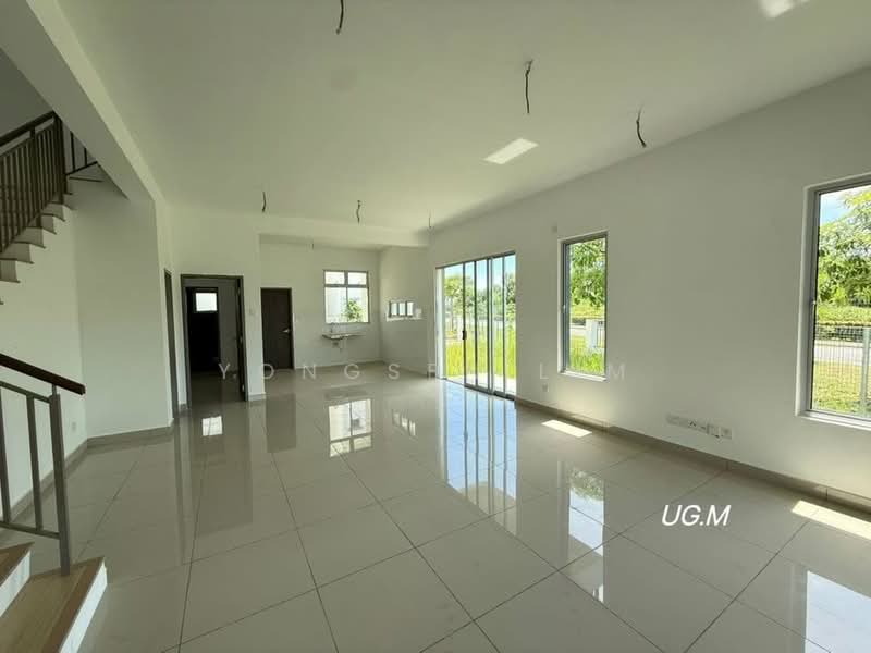 Rumah Teres 2 Tingkat untuk Dijual di Kota Bayuemas (Klang) - Yongsen Lim - Living Room - PropertyGuru.com.my