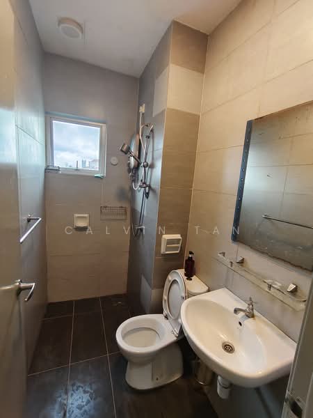 Kondominium untuk Disewa di Zeta Deskye (Alam Saujana) - Calvin Tan - Bathroom - PropertyGuru.com.my