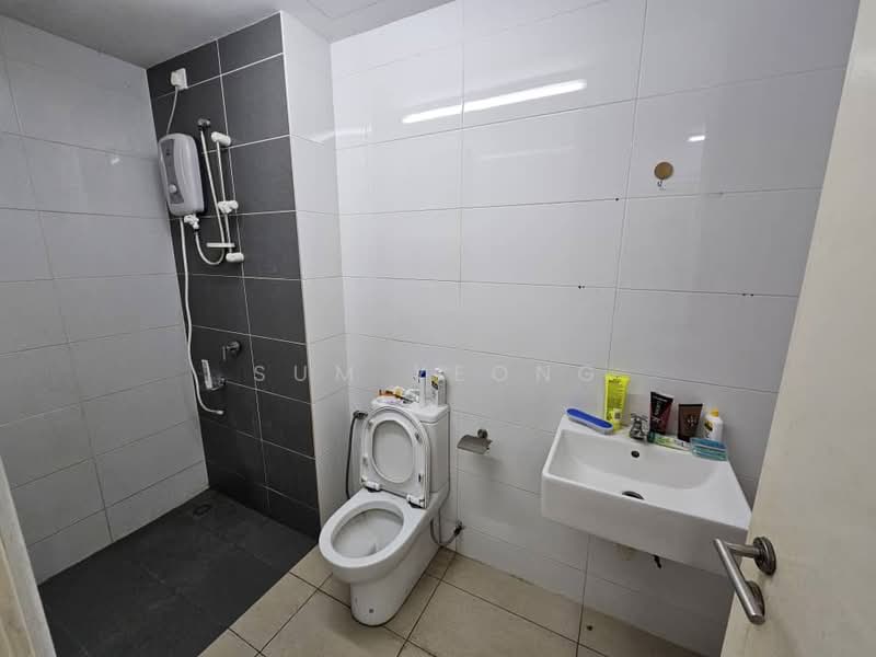Servis Apartment untuk Dijual di De Centrum Residences - Sum Yeong - Bathroom - PropertyGuru.com.my