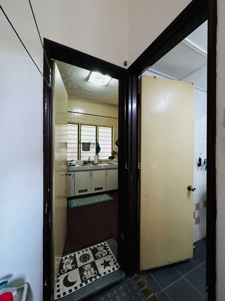 Apartment for Sale at Faber Indah - Alex Lew - Kitchen - PropertyGuru.com.my