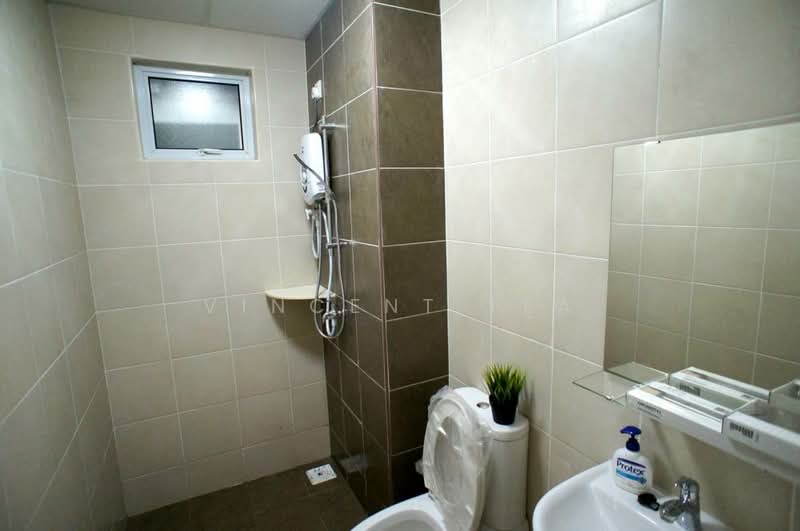 Apartment for Rent at Pangsapuri Tanah Emas (Golden Sands) - Vincent Tea - Bathroom - PropertyGuru.com.my