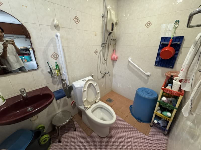 2-storey Terraced House for Sale in Taman Overseas Union (Taman Oug) (Jalan Klang Lama (Old Klang Road)) - Jimmy Ng - Bathroom - PropertyGuru.com.my