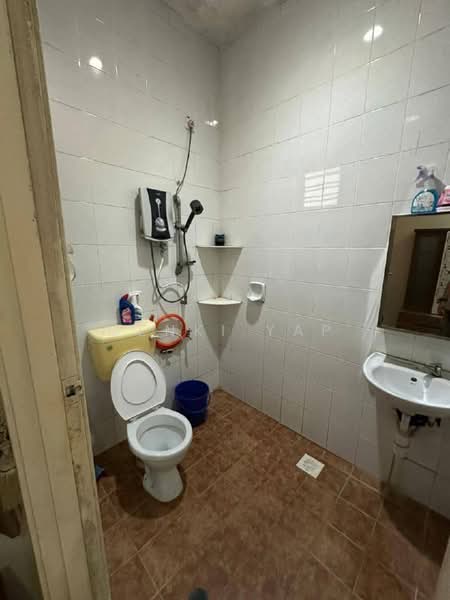 1-storey Terraced House for Rent in Johor Bahru (Johor) - Genki Yap - Bathroom - PropertyGuru.com.my