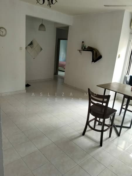 Pangsapuri untuk Disewa di Pangsapuri Kelana Impian - Asliza Md Asrar - Living Room - PropertyGuru.com.my