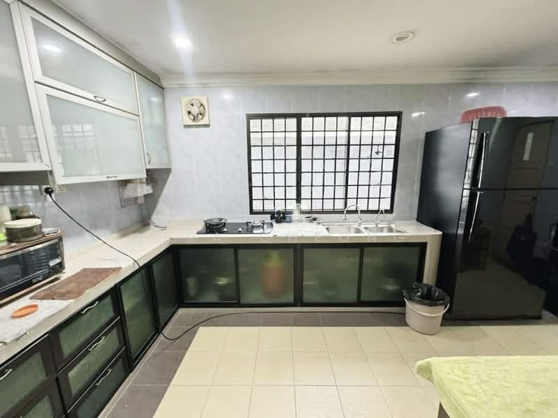 1-storey Terraced House for Sale in Taman Johor Jaya (Johor Bahru) - Vera Cheong - Kitchen - PropertyGuru.com.my