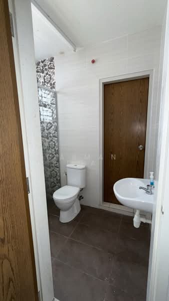 Rumah Teres 2 Tingkat untuk Disewa di Taman Bertam Putra (Tanjong Minyak) - Carman Lua - Bathroom - PropertyGuru.com.my
