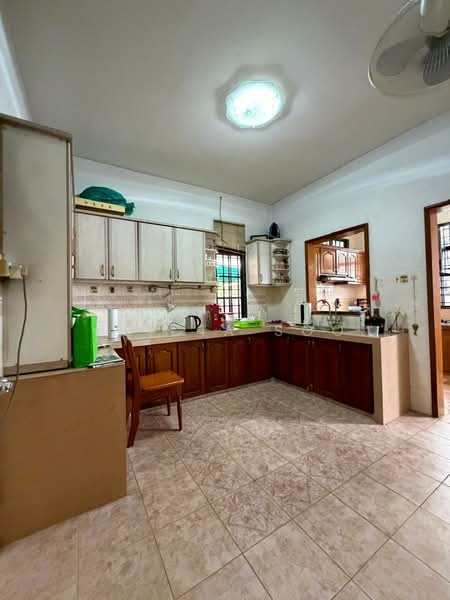 Semi-Detached House for Sale in Bukit Rahman Putra (Sungai Buloh) - Alicia Soo - Kitchen - PropertyGuru.com.my