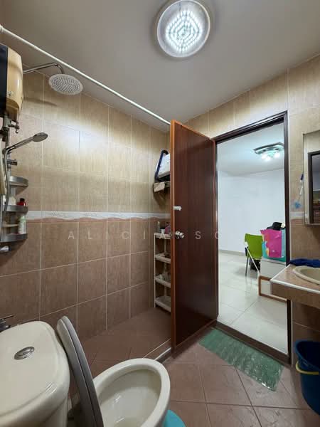 Semi-Detached House for Sale in Bukit Rahman Putra (Sungai Buloh) - Alicia Soo - Bathroom - PropertyGuru.com.my