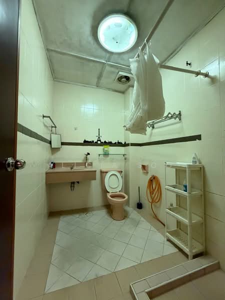 Semi-Detached House for Sale in Bukit Rahman Putra (Sungai Buloh) - Alicia Soo - Bathroom - PropertyGuru.com.my
