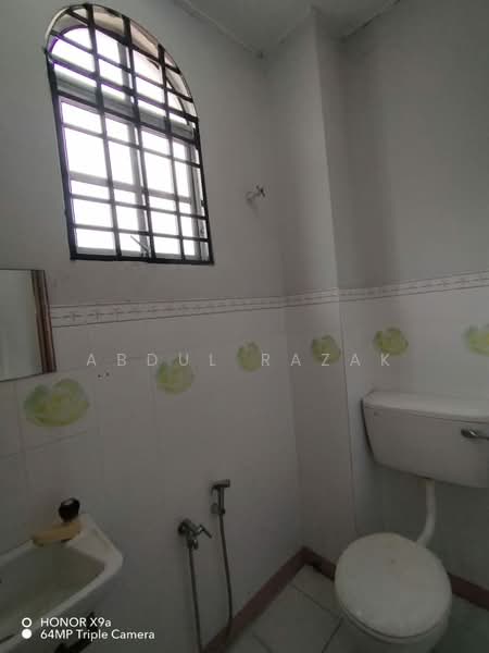 Rumah Teres 2 Tingkat untuk Dijual di Puncak Alam (Selangor) - Abdul Razak - Bathroom - PropertyGuru.com.my