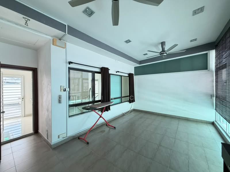 Rumah Teres 3.5 Tingkat untuk Dijual di Duta Suria (Ampang) - calvin Chin - Living Room - PropertyGuru.com.my