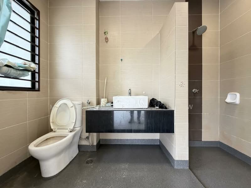 2-storey Terraced House for Sale in Rawang (Selangor) - Monique Chiew - Bathroom - PropertyGuru.com.my
