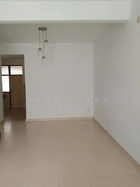 Rumah Teres 2 Tingkat untuk Disewa di Sungai Tiram (Bayan Lepas) - Tong Liang Ooi - Living Room - PropertyGuru.com.my
