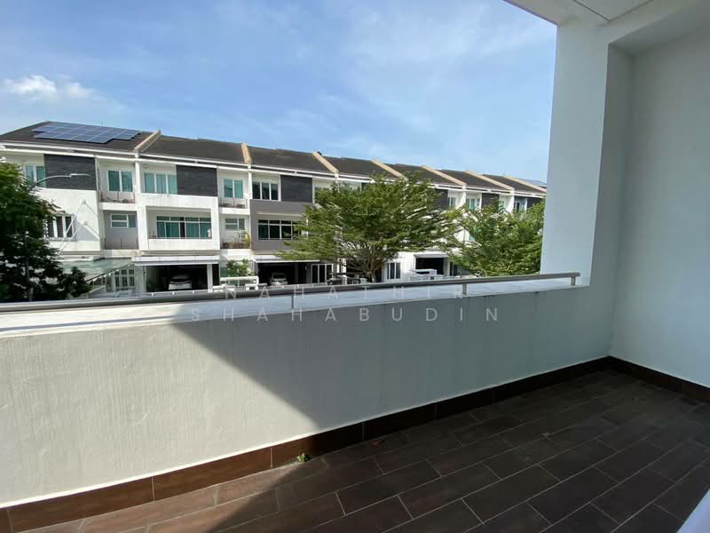 3-storey Terraced House for Sale in Bukit Jelutong (Shah Alam) - Nahathir Shahabudin - Exterior - PropertyGuru.com.my