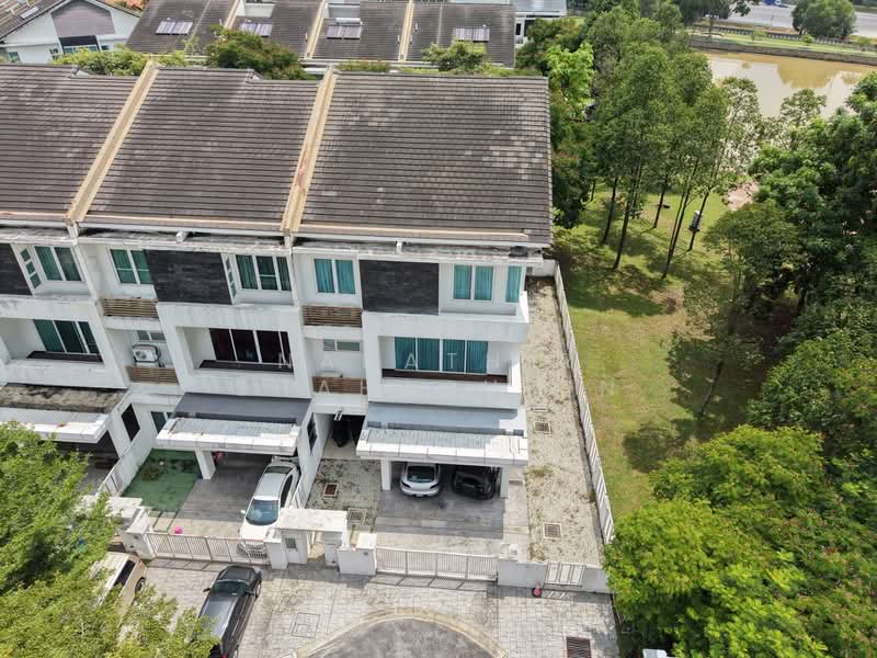 3-storey Terraced House for Sale in Bukit Jelutong (Shah Alam) - Nahathir Shahabudin - Exterior - PropertyGuru.com.my