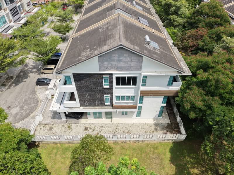 3-storey Terraced House for Sale in Bukit Jelutong (Shah Alam) - Nahathir Shahabudin - Exterior - PropertyGuru.com.my
