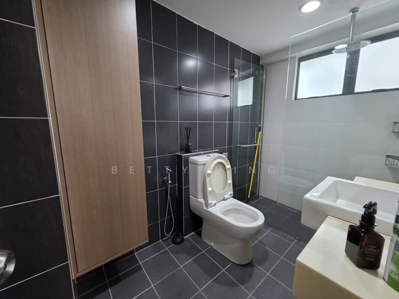 Kondominium untuk Dijual di Desa Kiara - Betty Ning - Bathroom - PropertyGuru.com.my